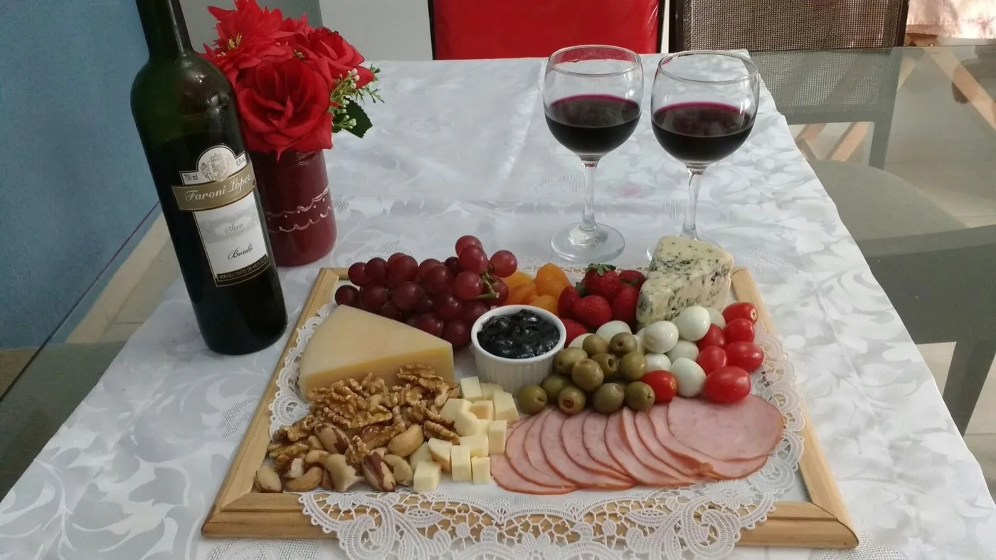 Harmonização de vinho, queijo e chocolate